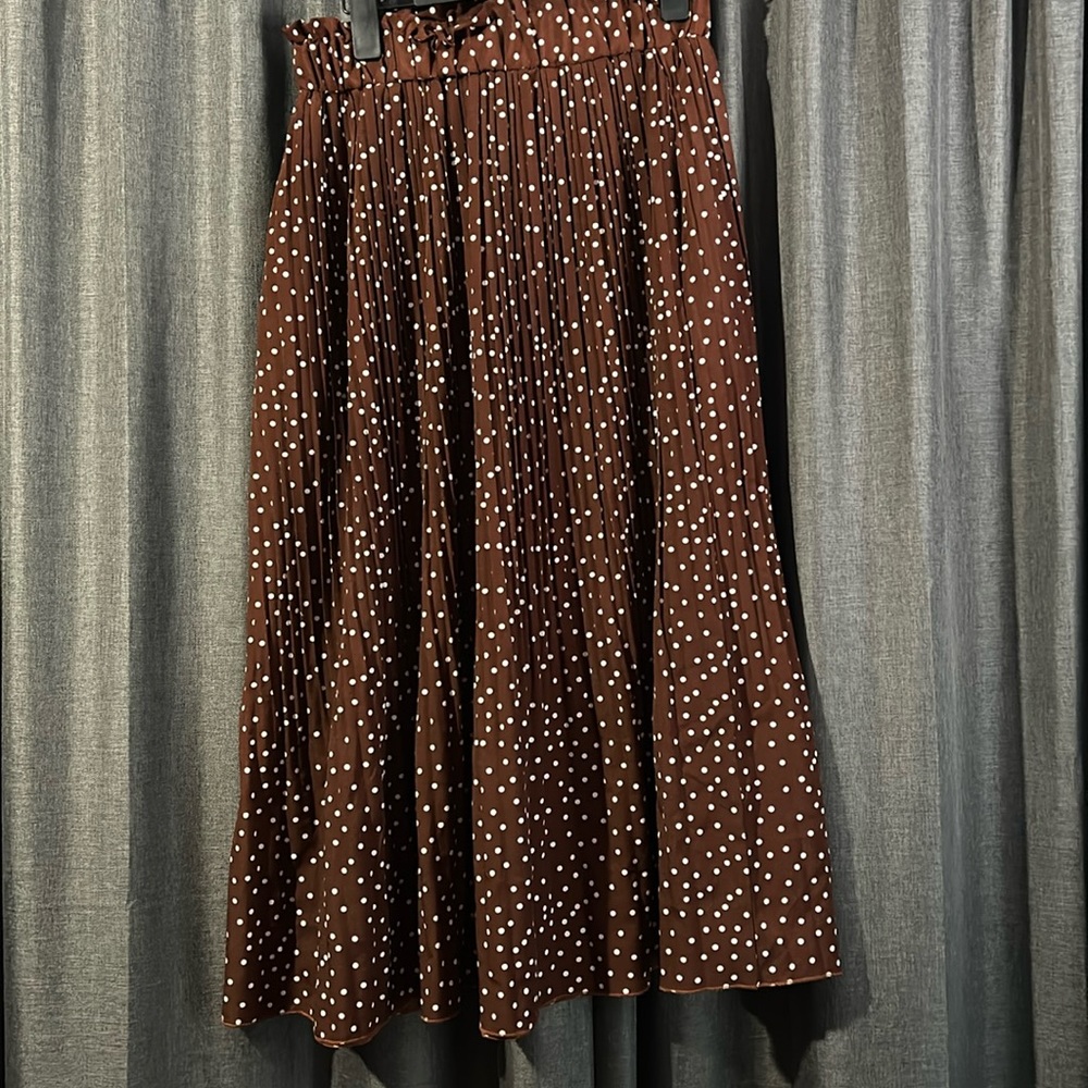Brown skirt